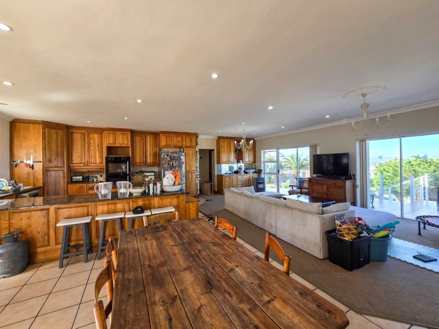 4 Bedroom Property for Sale in Stilbaai Wes Western Cape